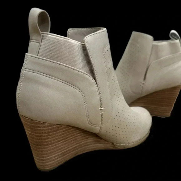 New DOLCE VITA Gerdie Vegan Leather Comfort Wedge Bootie Beige Winter Boot 9 - Picture 9 of 14